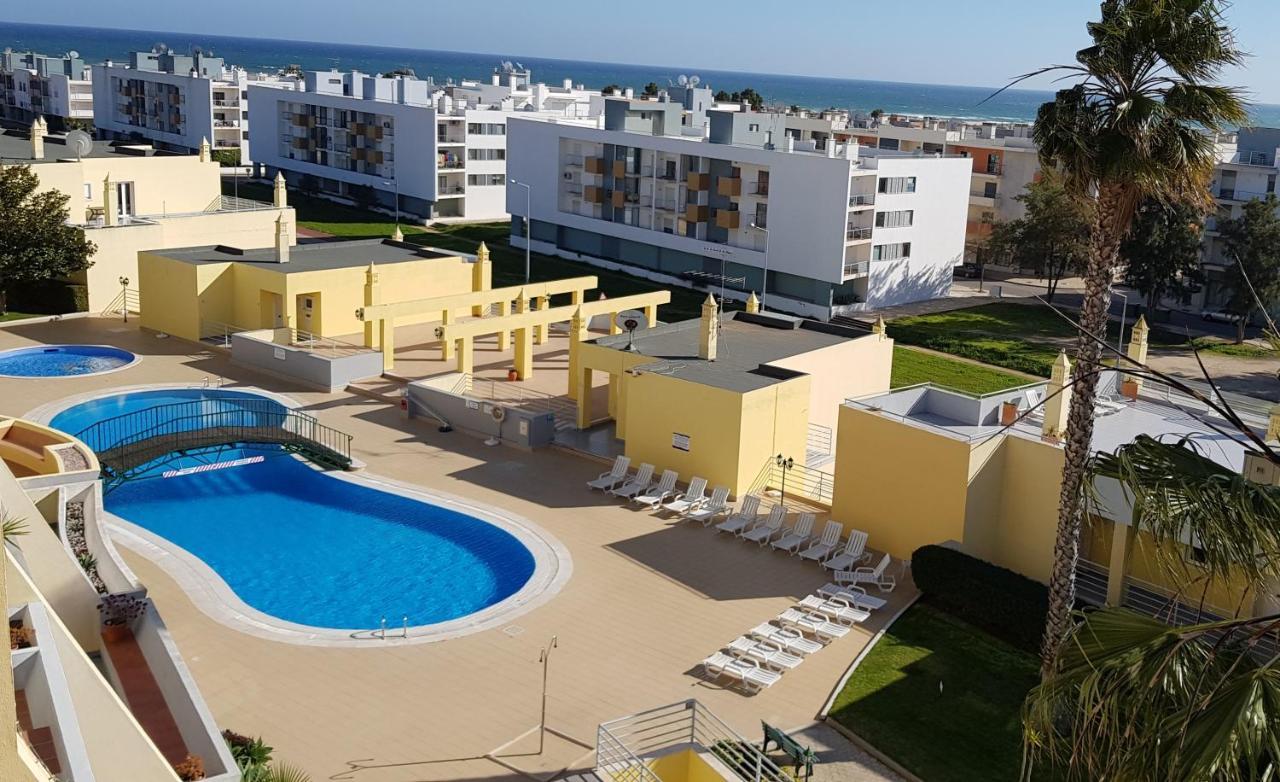 Sea View Apartment By Beach & Marina #1869 라고스 외부 사진